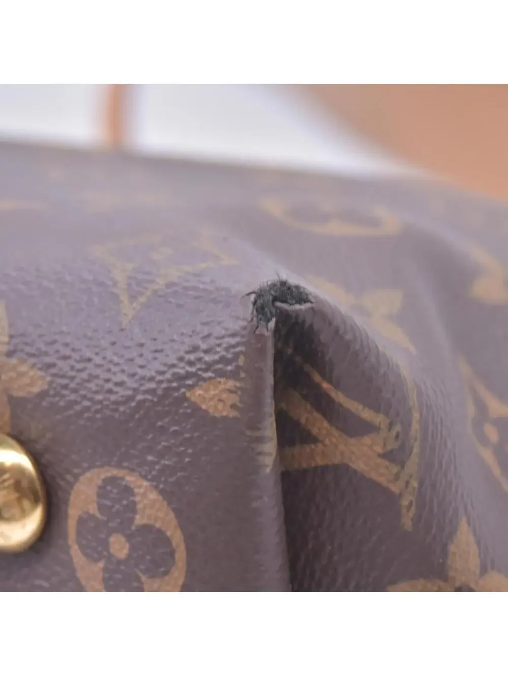 $2940 RFID Louis Vuitton Monogram Carryall PM